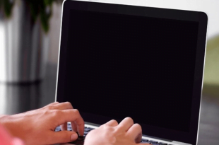 cara mengatasi laptop black screen