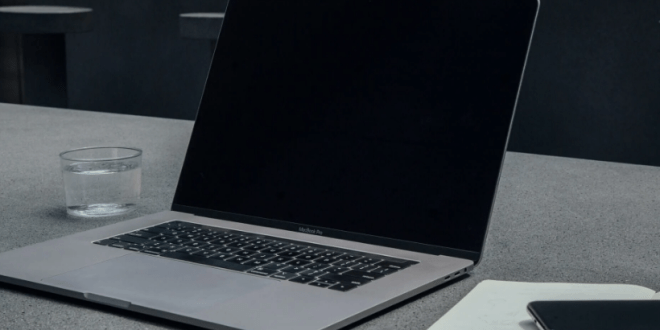 layar laptop tiba tiba hitam