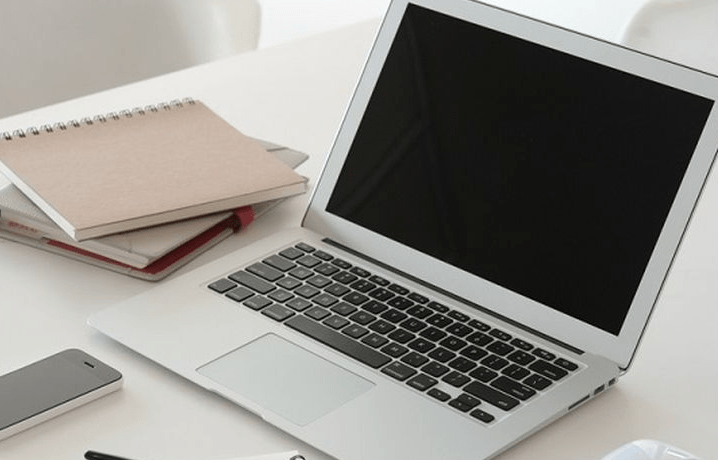 layar laptop tiba tiba hitam