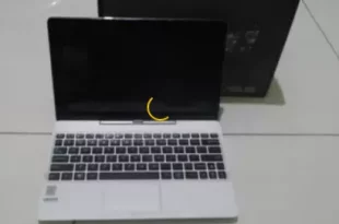 layar laptop kedap kedip 0