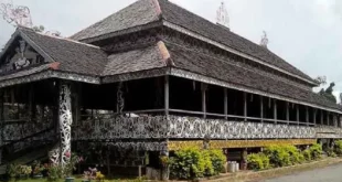 rumah adat kalimantan timur 0